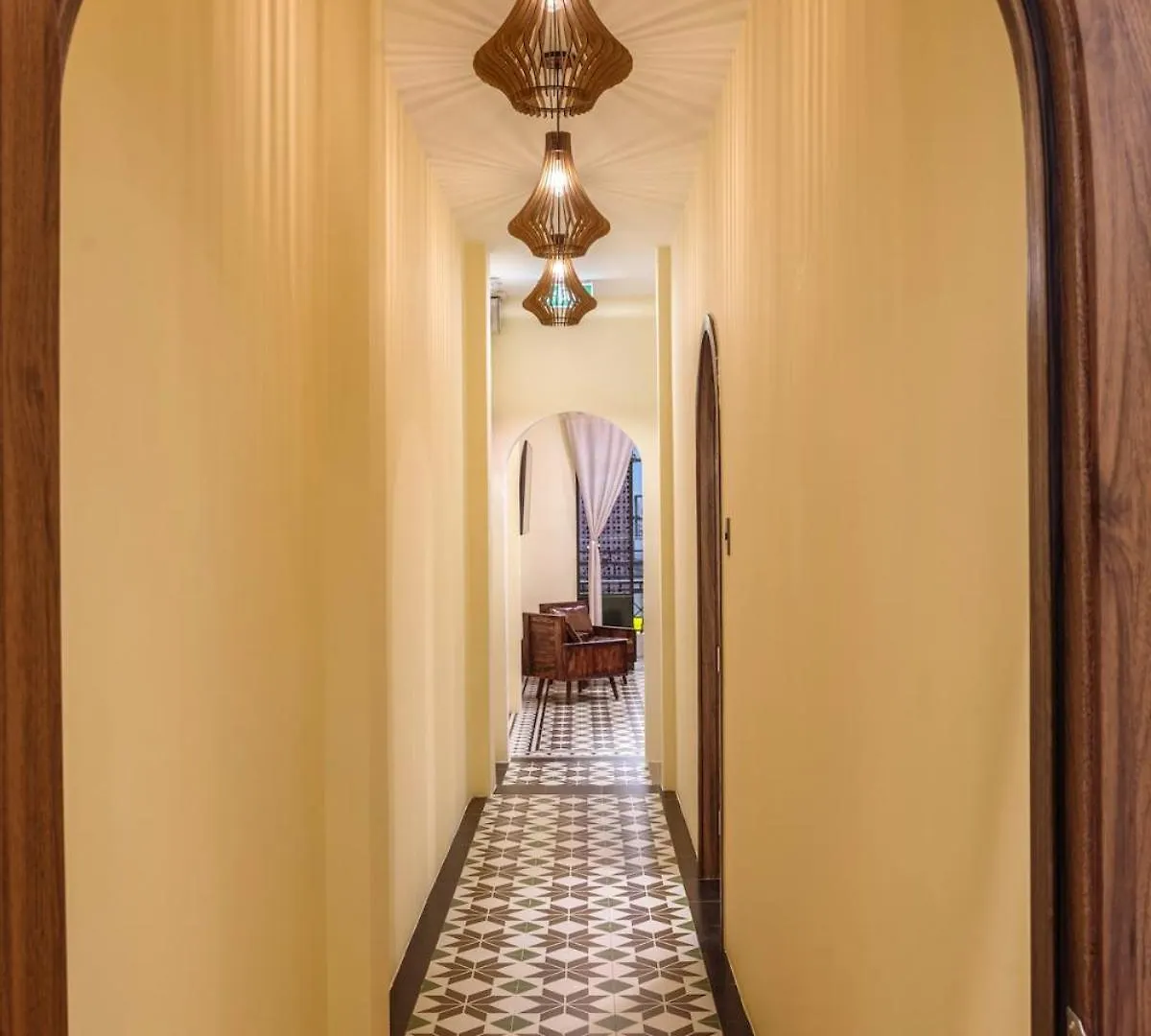 Goldland Villa - 4Br 5Bth Sauna & Jacuzzi, Billiard 5' My Khe Beach Da Nang