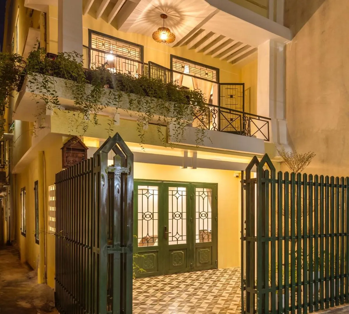 Goldland Villa - 4Br 5Bth Sauna & Jacuzzi, Billiard 5' My Khe Beach Da Nang Vietnam