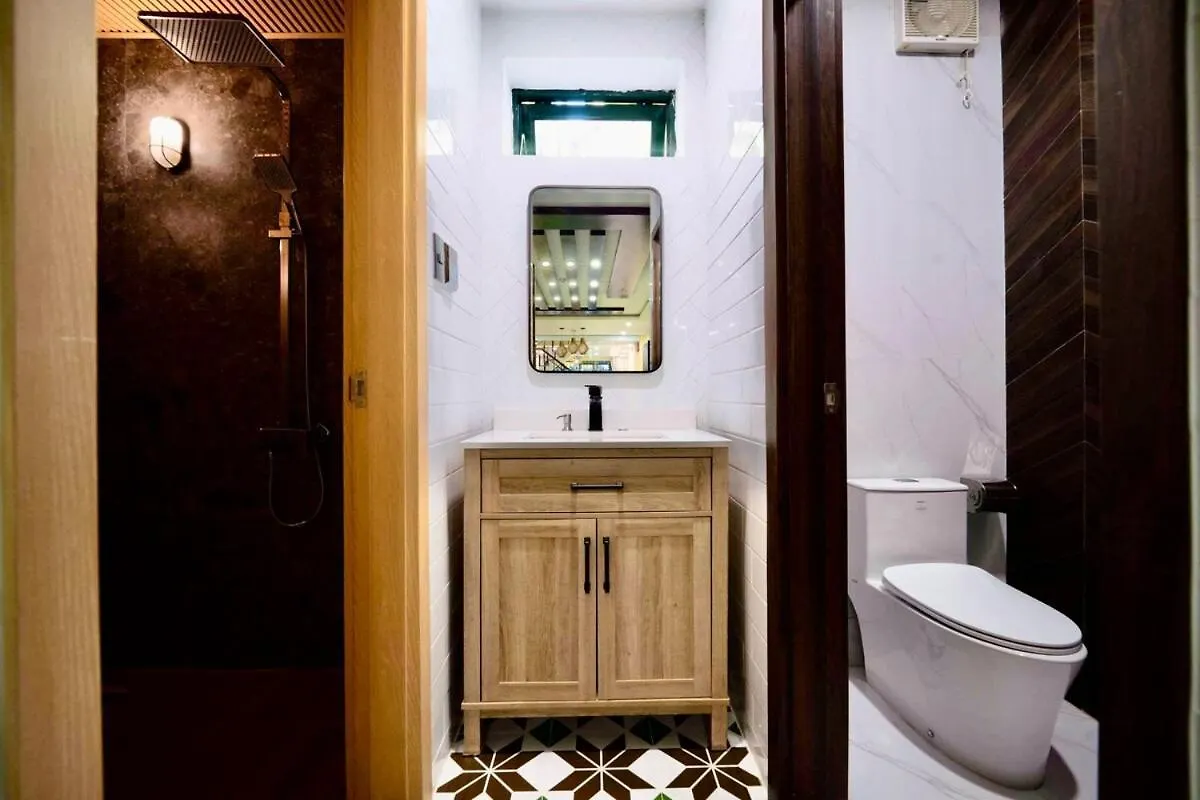 Goldland Villa - 4Br 5Bth Sauna & Jacuzzi, Billiard 5' My Khe Beach Da Nang 0*,  Vietnam