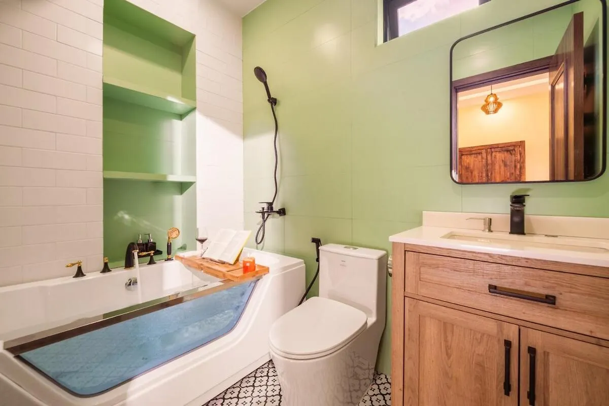 Goldland Villa - 4Br 5Bth Sauna & Jacuzzi, Billiard 5' My Khe Beach Da Nang