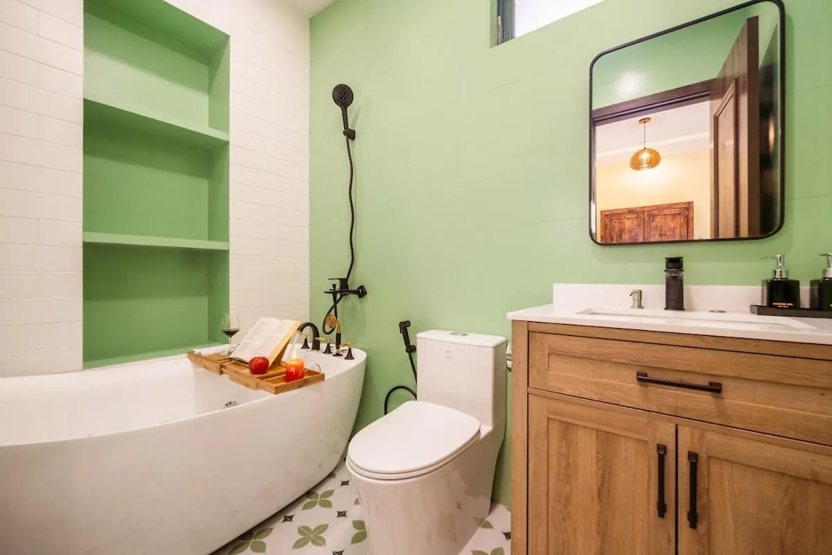 Goldland Villa - 4Br 5Bth Sauna & Jacuzzi, Billiard 5' My Khe Beach Da Nang