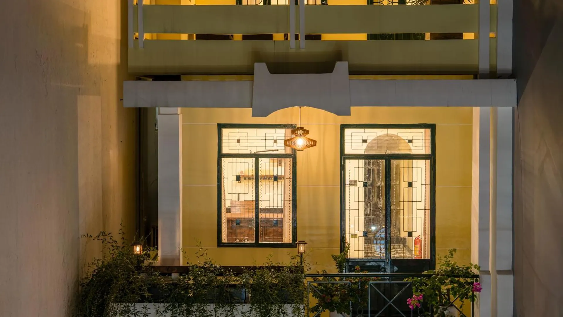 Goldland Villa - 4Br 5Bth Sauna & Jacuzzi, Billiard 5' My Khe Beach Da Nang Vietnam